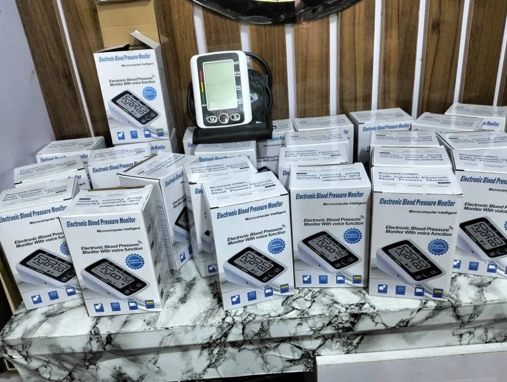 Arm blood pressure monitor